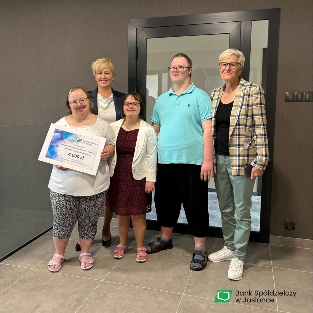 Bank Spółdzielczy w Jasionce wspiera Stowarzyszenie Pomocy Dzieciom i Młodzieży Sprawnej Inaczej w Trzebownisku
